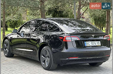 Седан Tesla Model 3 2023 в 