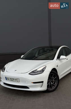 Седан Tesla Model 3 2019 в Києві