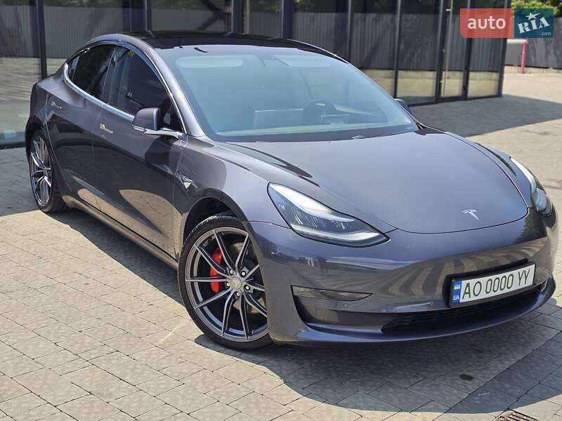 Tesla Model 3 2020