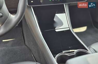 Седан Tesla Model 3 2020 в Ужгороде