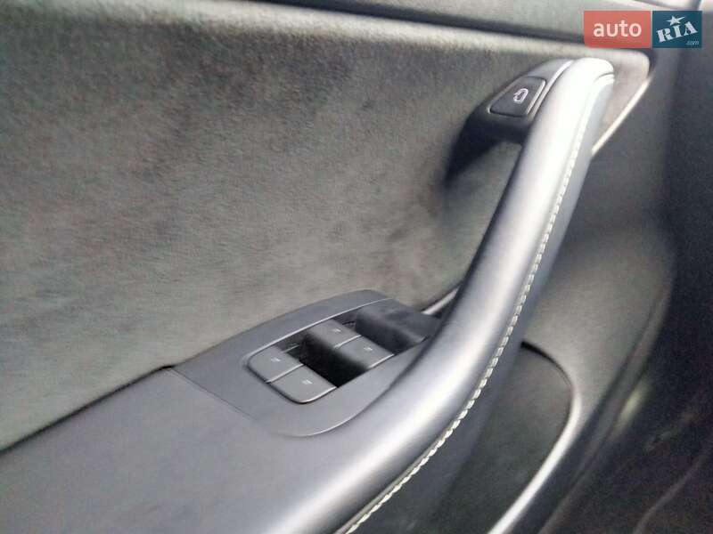Седан Tesla Model 3 2023 в Белой Церкви
