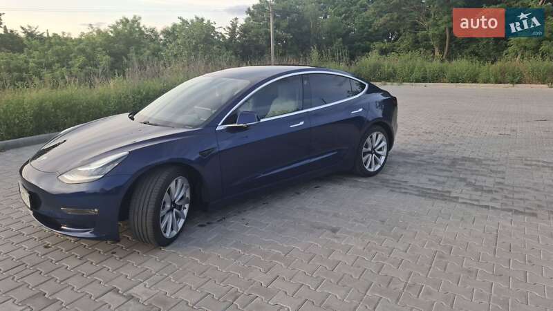 Седан Tesla Model 3 2019 в Полтаві