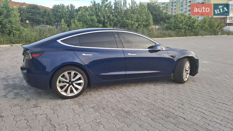 Седан Tesla Model 3 2019 в Полтаві