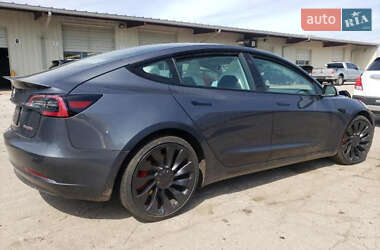 Седан Tesla Model 3 2022 в 