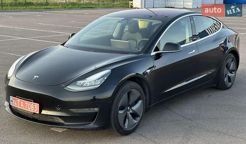 Седан Tesla Model 3 2018 в Рівному