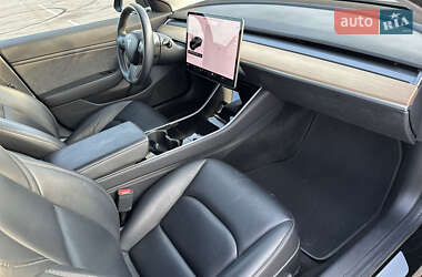 Седан Tesla Model 3 2018 в 