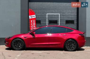 Седан Tesla Model 3 2021 в 
