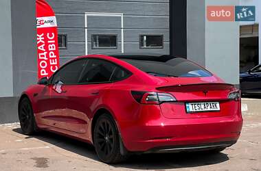 Седан Tesla Model 3 2021 в 