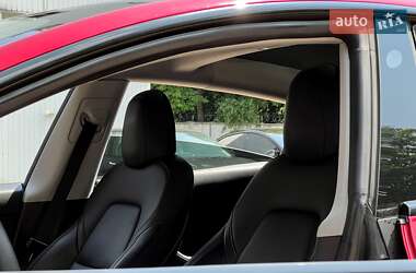 Седан Tesla Model 3 2021 в 