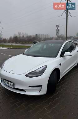 Седан Tesla Model 3 2022 в 