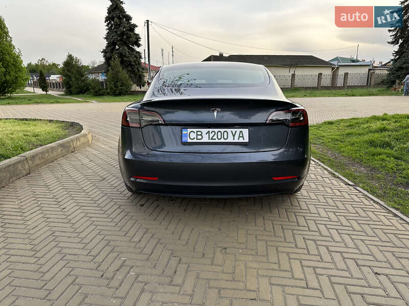 Седан Tesla Model 3 2019 в Прилуках