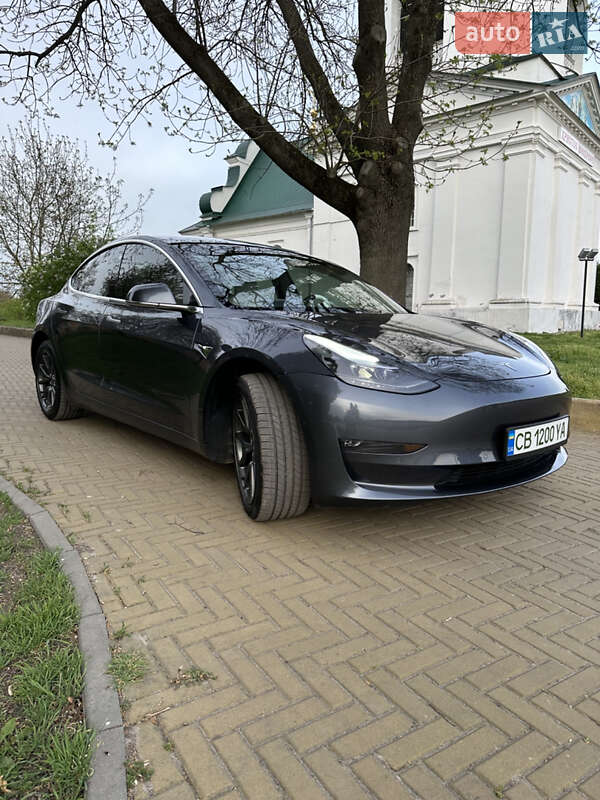Седан Tesla Model 3 2019 в Прилуках