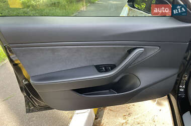 Седан Tesla Model 3 2019 в 