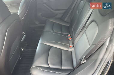 Седан Tesla Model 3 2019 в 