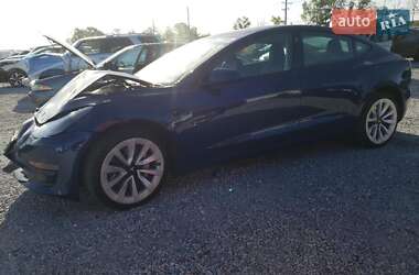 Седан Tesla Model 3 2022 в 
