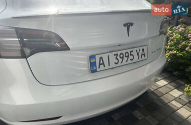 Седан Tesla Model 3 2021 в 