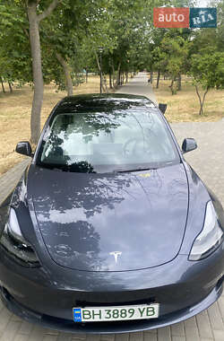 Седан Tesla Model 3 2023 в 