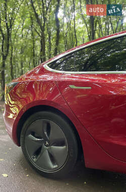 Седан Tesla Model 3 2018 в 