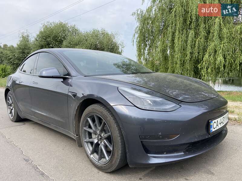 Седан Tesla Model 3 2022 в Києві