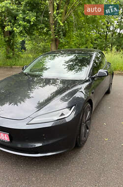 Седан Tesla Model 3 2024 в 