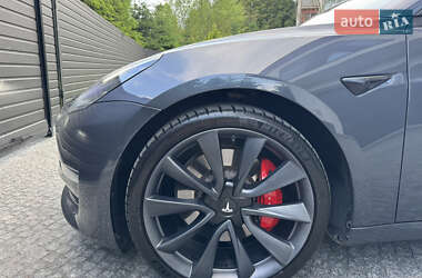 Седан Tesla Model 3 2019 в 