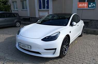 Седан Tesla Model 3 2021 в 