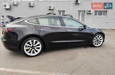 Седан Tesla Model 3 2019 в 