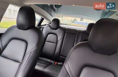 Седан Tesla Model 3 2019 в 