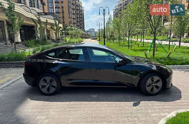 Седан Tesla Model 3 2021 в 