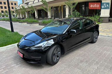 Седан Tesla Model 3 2021 в 