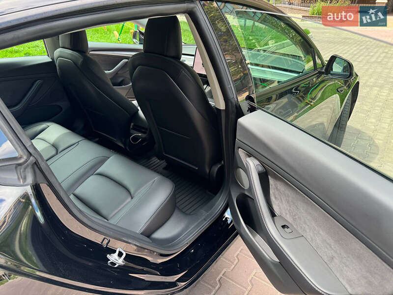Седан Tesla Model 3 2021 в Софиевской Борщаговке