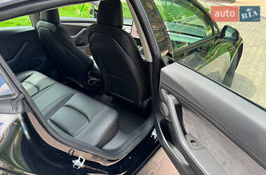 Седан Tesla Model 3 2021 в 