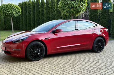 Седан Tesla Model 3 2022 в Рівному