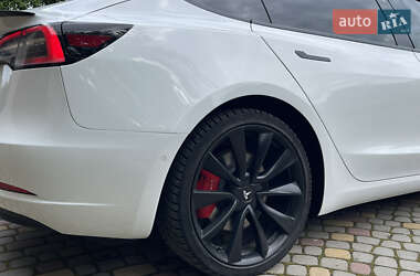 Седан Tesla Model 3 2020 в 