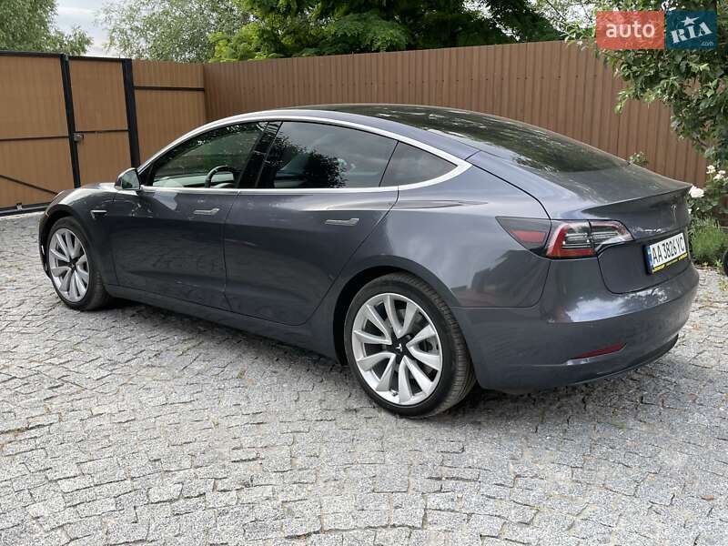Седан Tesla Model 3 2019 в Києві