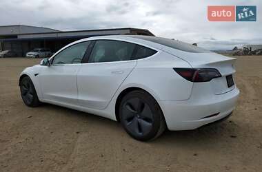 Седан Tesla Model 3 2020 в 
