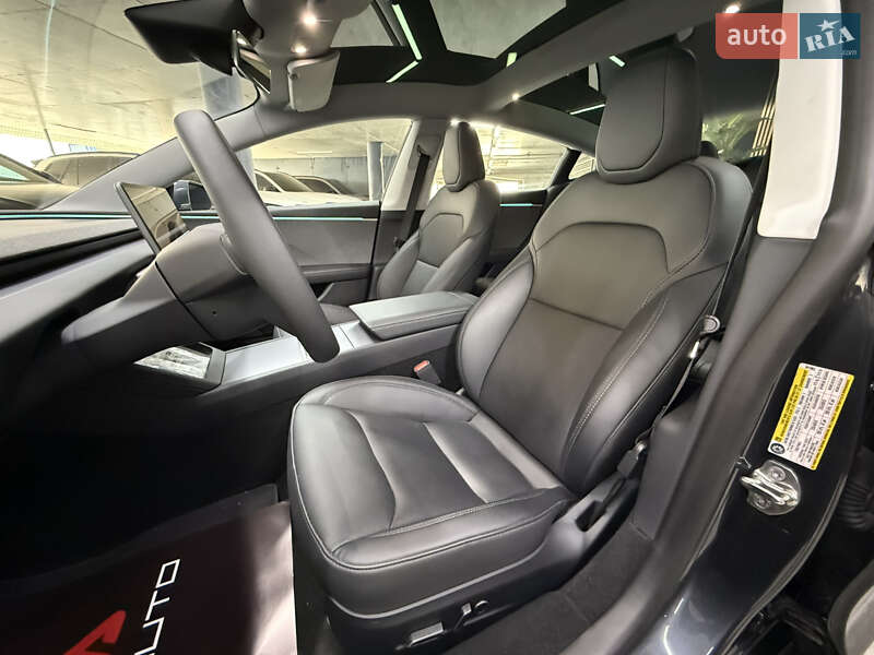 Седан Tesla Model 3 2024 в Одессе