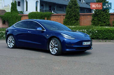 Седан Tesla Model 3 2019 в 