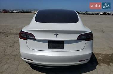 Седан Tesla Model 3 2020 в 