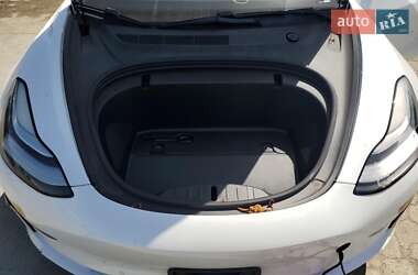 Седан Tesla Model 3 2020 в 