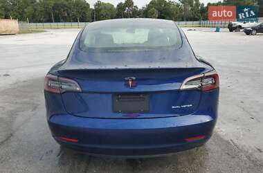 Седан Tesla Model 3 2022 в 