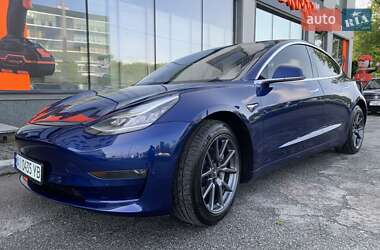 Седан Tesla Model 3 2020 в Киеве