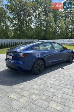 Седан Tesla Model 3 2024 в 