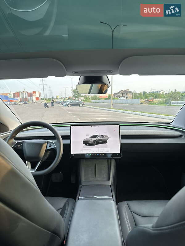 Седан Tesla Model 3 2024 в Луцьку