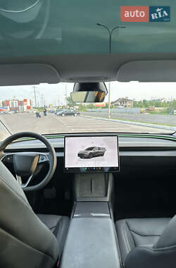Седан Tesla Model 3 2024 в 