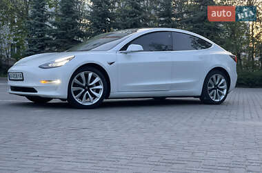 Седан Tesla Model 3 2018 в 