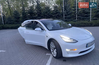 Седан Tesla Model 3 2018 в 