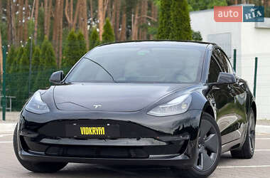 Седан Tesla Model 3 2022 в Києві