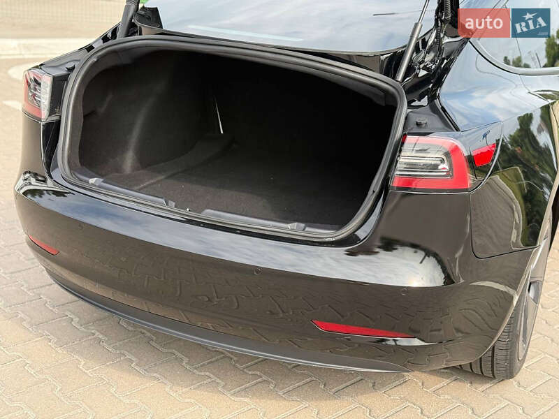 Седан Tesla Model 3 2022 в Киеве фото 22 Седан Tesla Model 3 2022 в Киеве