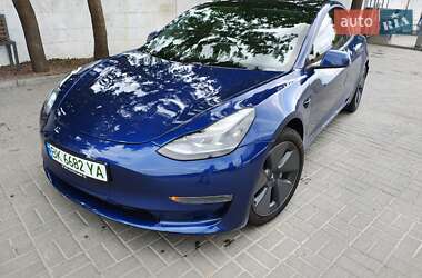 Седан Tesla Model 3 2021 в Рівному